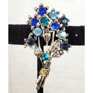 Vtg Assorted Shades of Blue Crystal Rhinestone Flower Bouquet Silver Tone Brooch